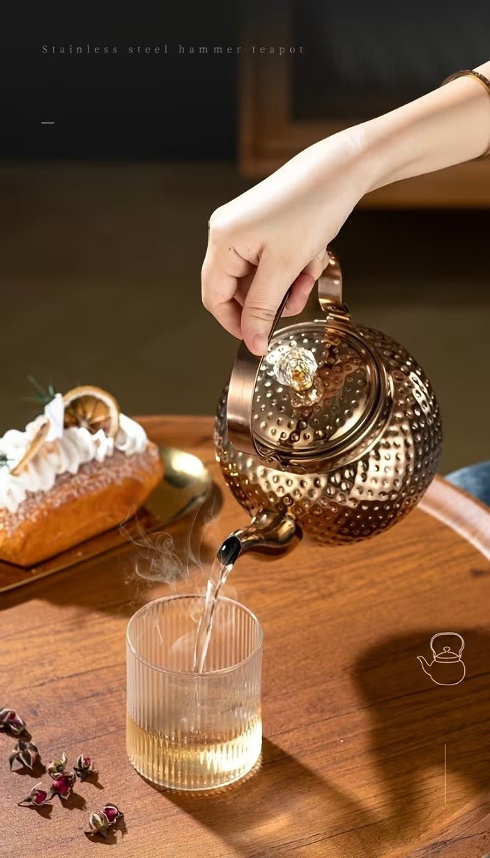 Exquisite Edelstahl-Teekanne mit Hammermuster Inkl. herausnehmbarem Sieb - Calitronshop.com