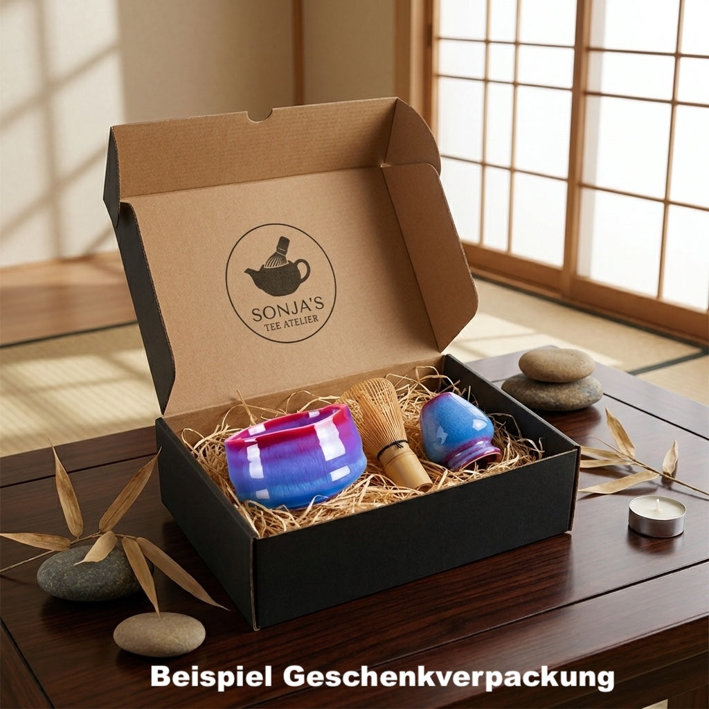Geschenk Verpackung mattschwarz, Innen: Holzwolle